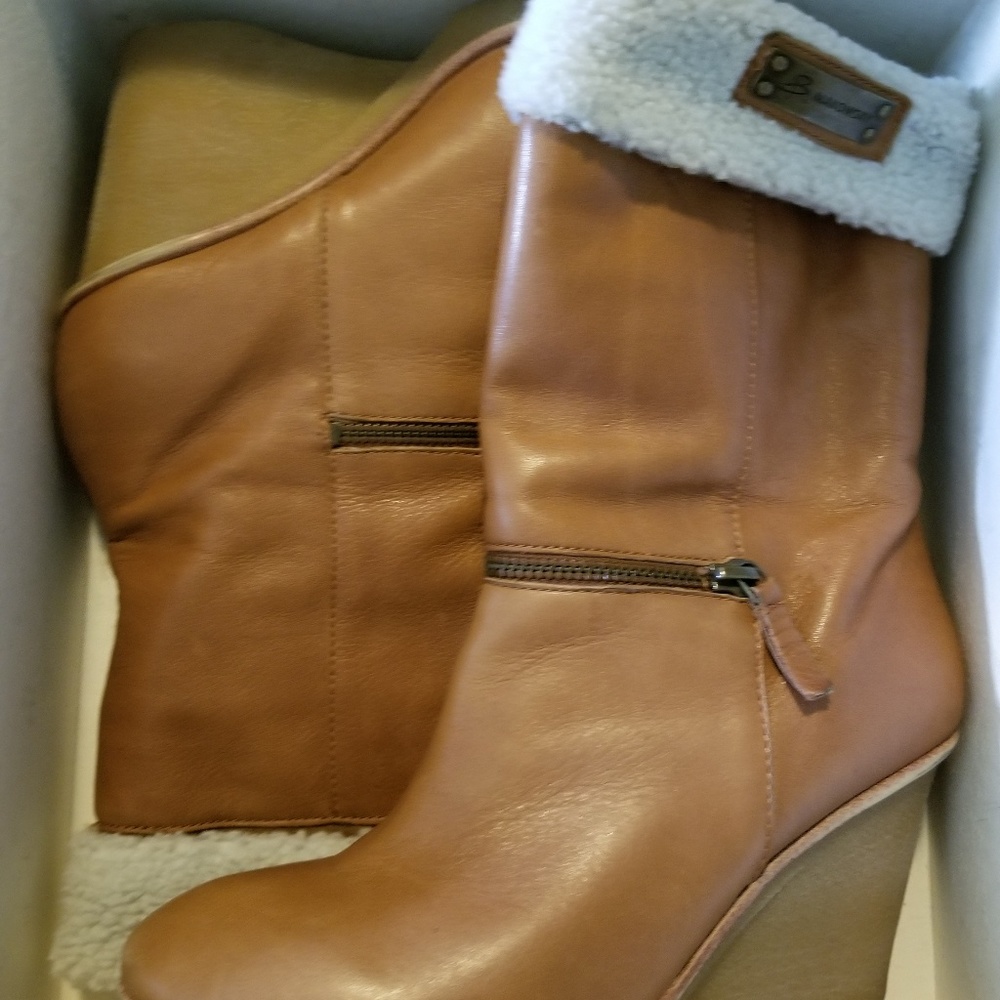 B Makowski wedge boot
